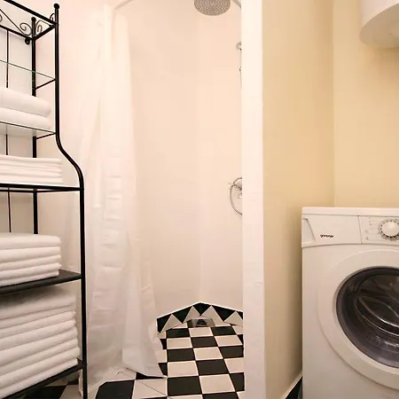 Sv. Mihovil Apartment *